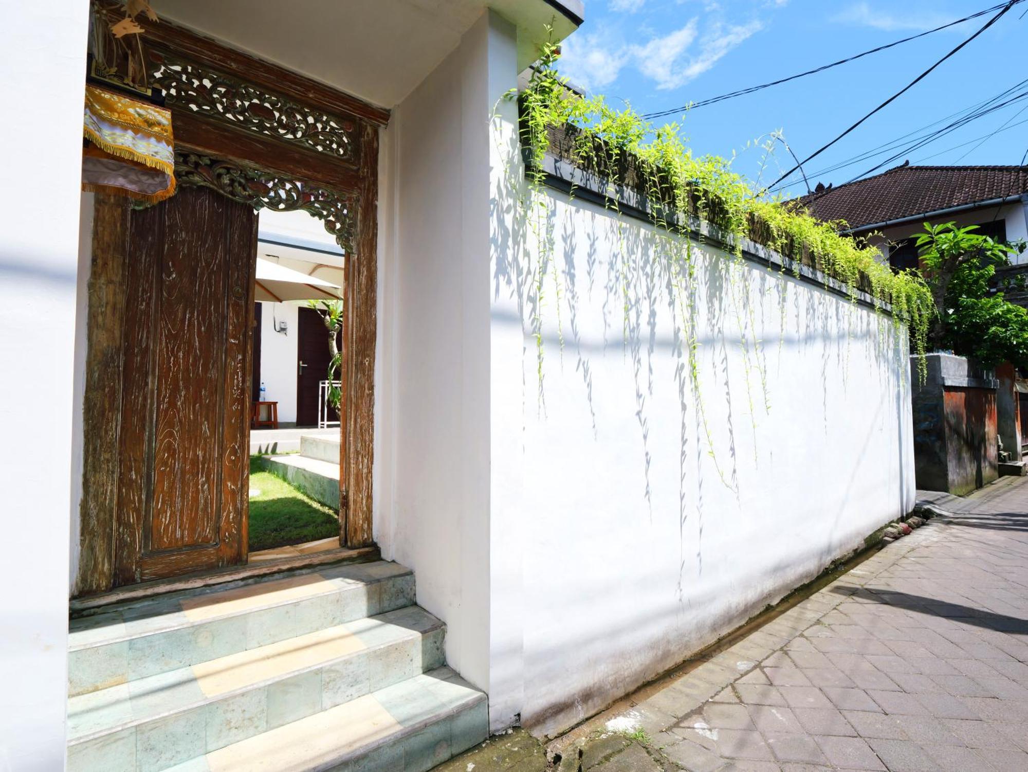 Ken Ken Guest House Seminyak  Bagian luar foto